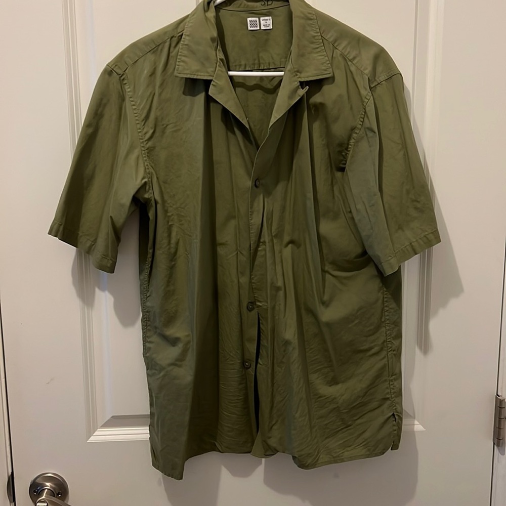Uniqlo U Green Button up (Thrifted)
